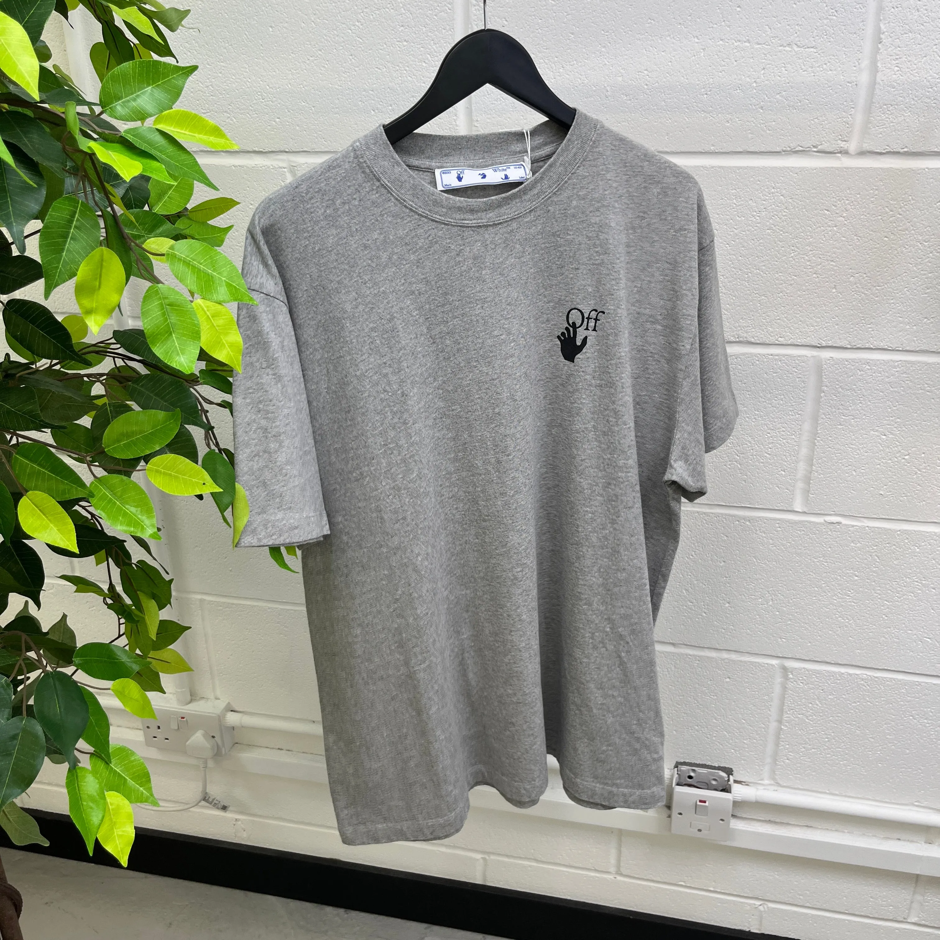 Men's Arrow Logo Long Sleeve T-Shirt Grey Size XS