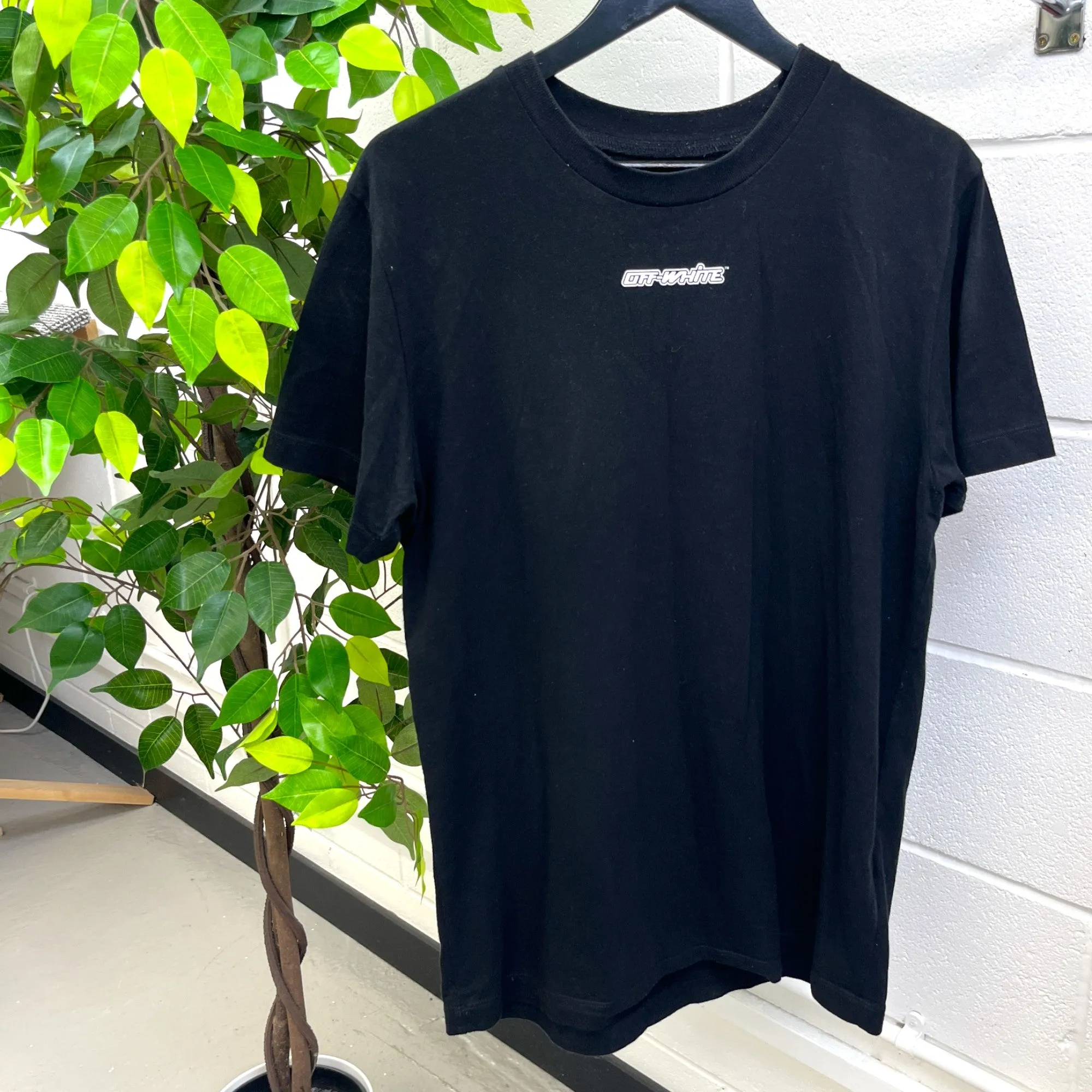 Men's Arrow Logo T-Shirt Black Size M
