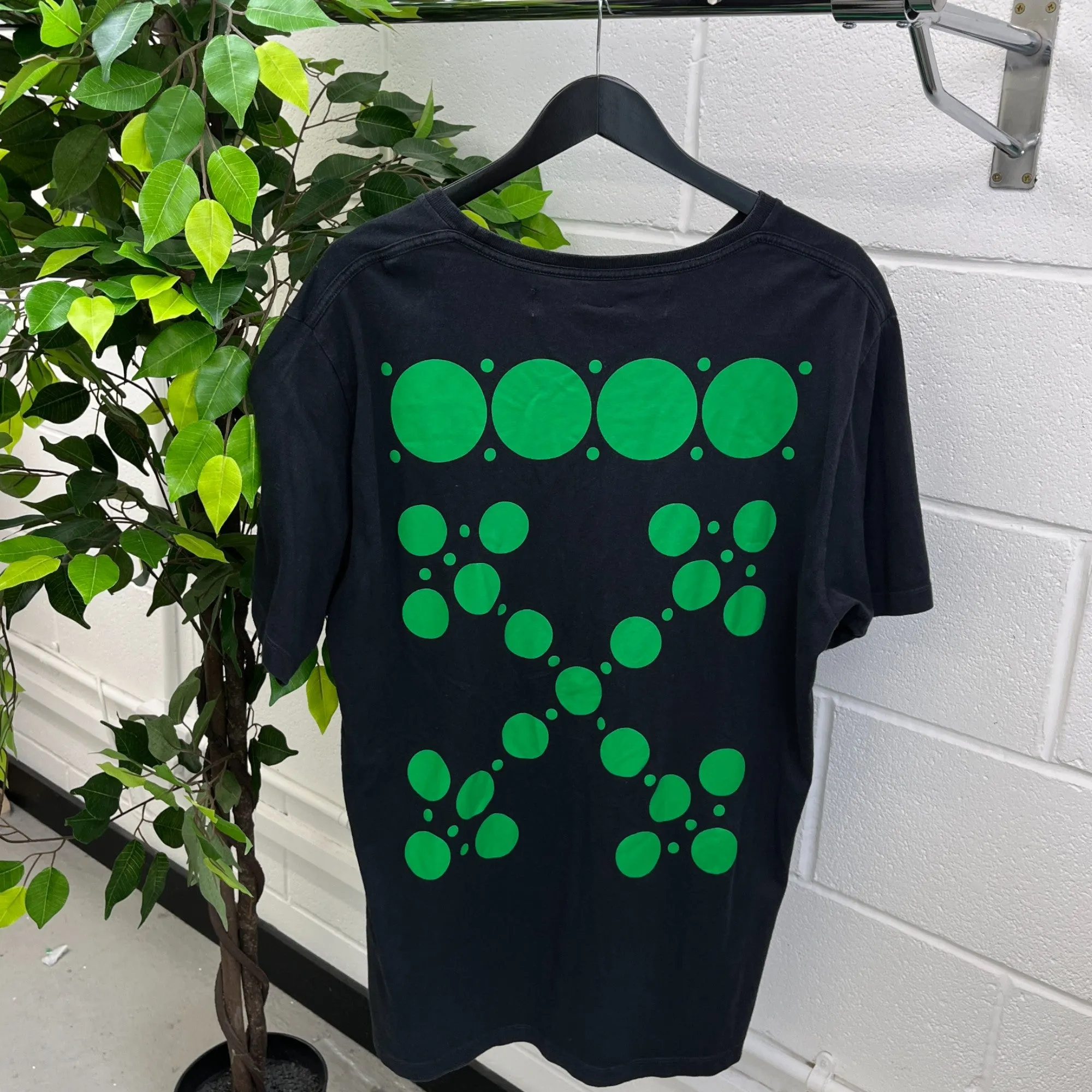 Men's Arrow Logo T-Shirt Black Size XL