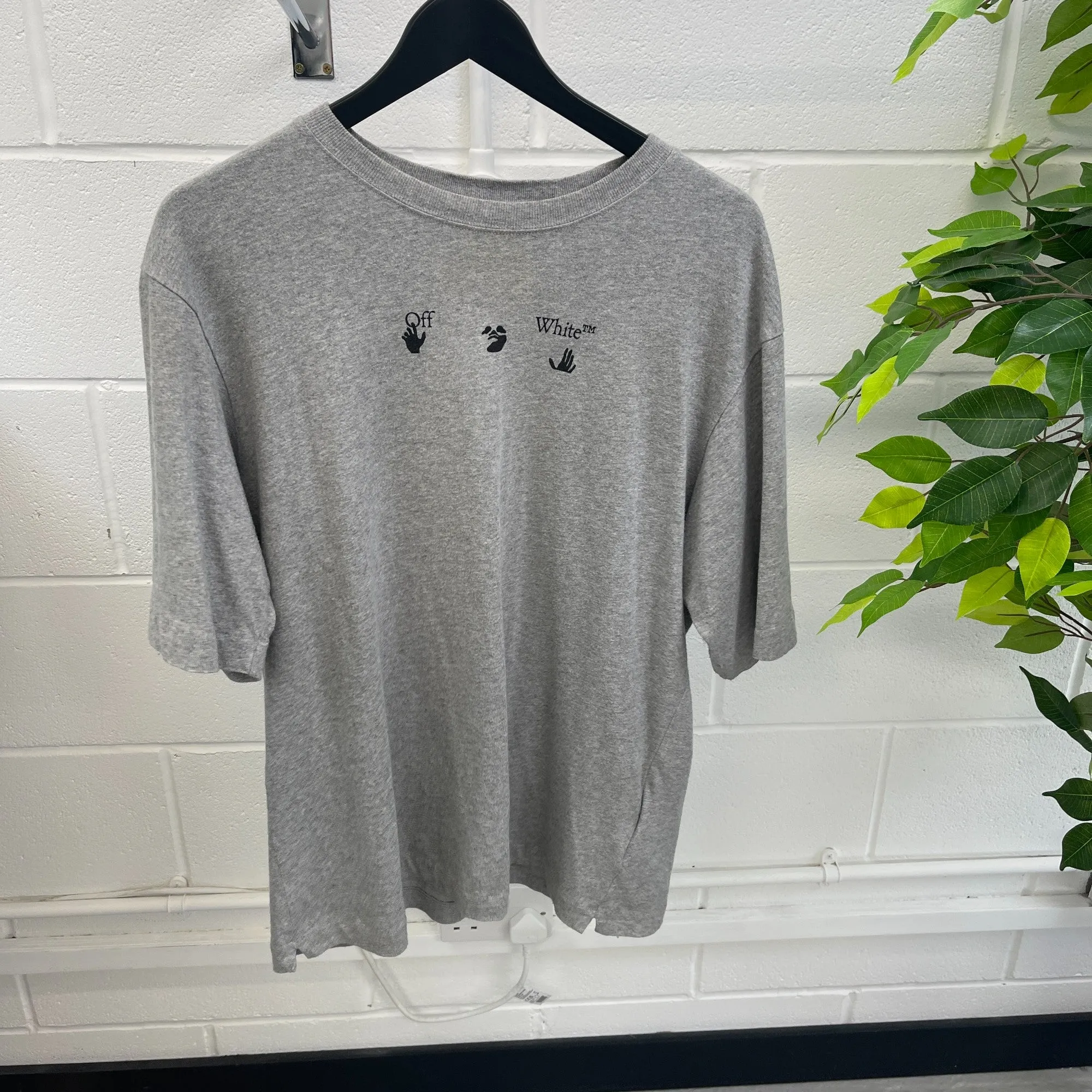 Men's Arrow Logo T-Shirt Grey Size M